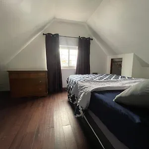 Private Loft 5 Min Away From Lga Apartment