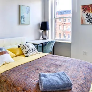 3 Bedroom Gorgeous In Hells Kitchen Apartment