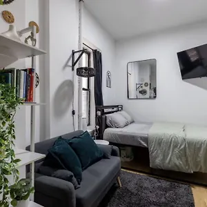 Steps From Everything - Modern In Downtown's Union Square Apartment